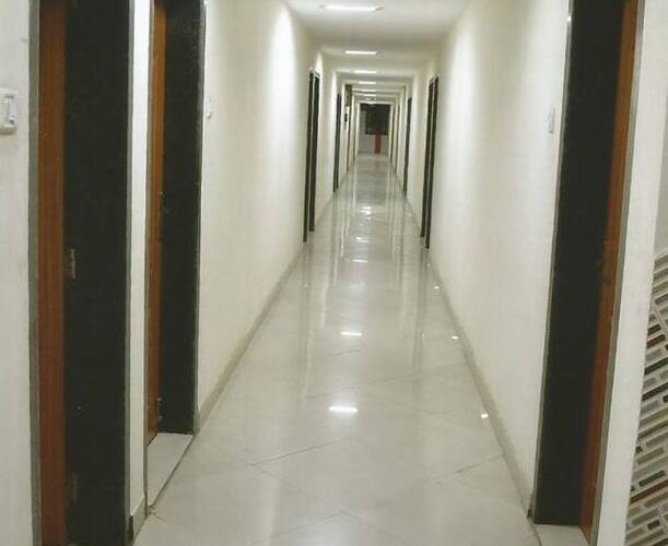 Hotel Trinity Grand, Lonavala 4